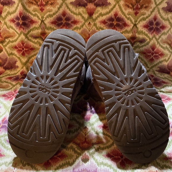 UGG Boots Womens 5 grey Bailey Button Suede Sheepskin Pull On gray - Picture 9 of 13